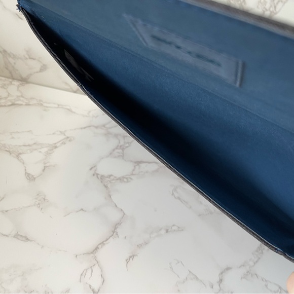 Incase - Envelope Sleeve in Woolenex fits MacBooks, laptops, tablets- gray/blue - Picture 10 of 14